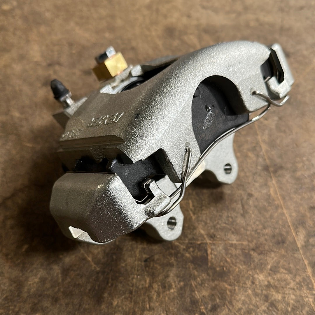 089-135-23 UFP Brake Caliper DB-35 with pads, Left - Brakes 4 Trailers